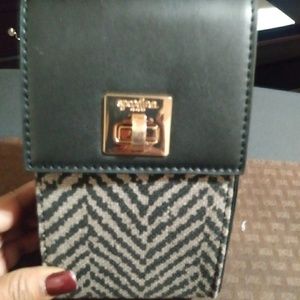 Spartina449 phone crossbody.  (Brand new)